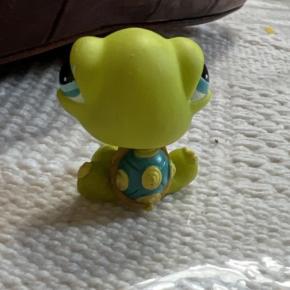 Littlest Pet Shop # 031 Sitting Turtle Green Aqua Eyes‎ LPS Hasbro 2006